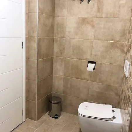 Llakmani Apartment Pogradec